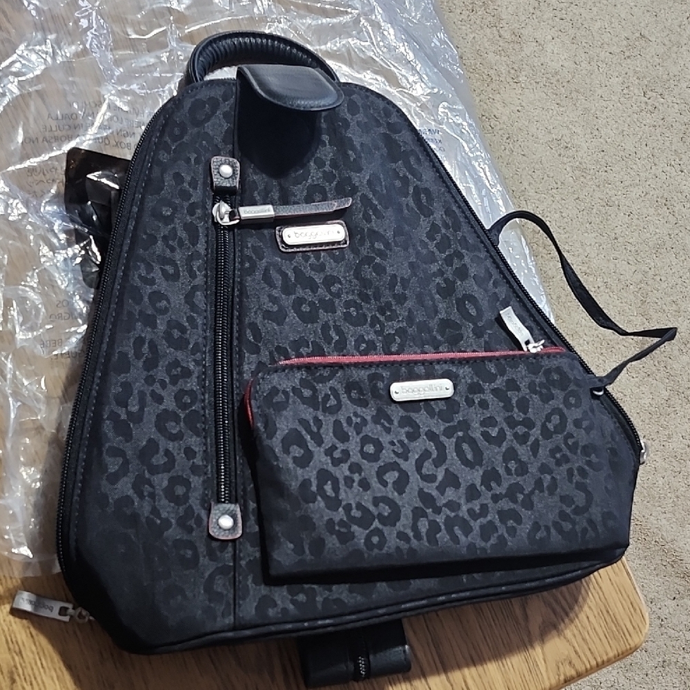 Baggallini Black Leopard cheetah Backpack with Pouch with wristlet wrist pouch